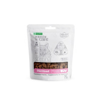 Nature's Protection Superior Care Sterilized лакомство для стерилизованных кошек с птицей, 75 гр